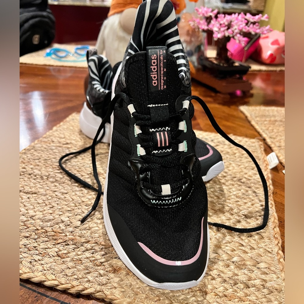Adidas Tennis Shoes